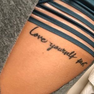 Meet your Posher, Alexis